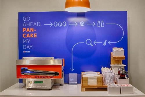 Holiday Inn Express & Suites Lakeland South image 16