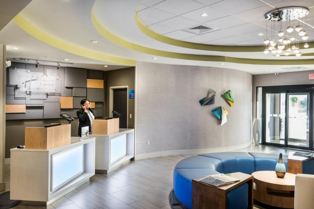 Holiday Inn Express & Suites Lakeland South Image 19