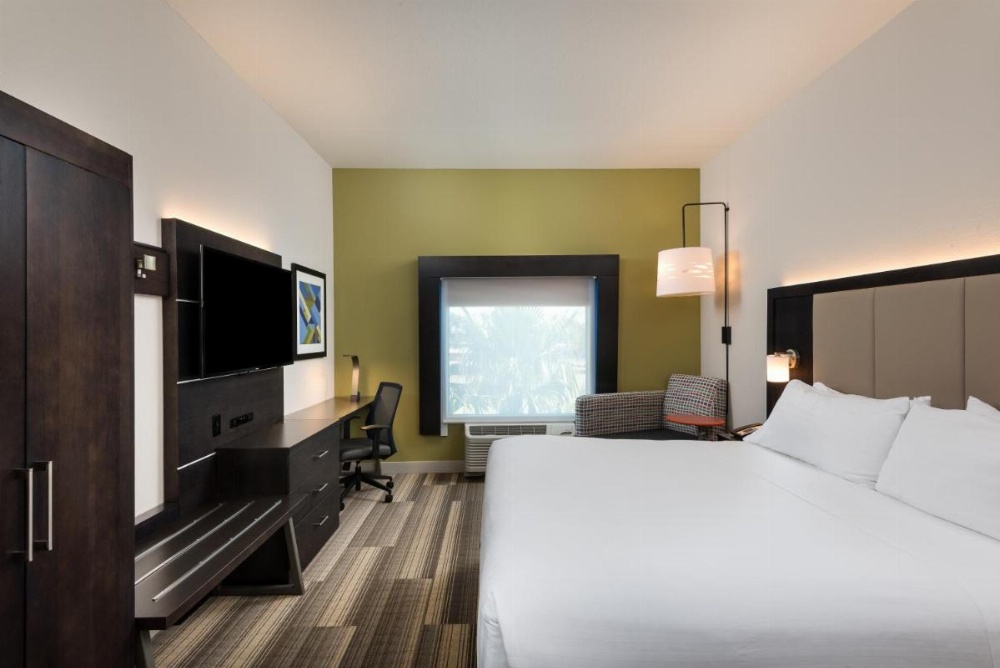 Holiday Inn Express & Suites Lakeland South Image 36