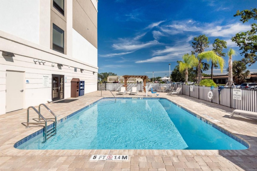Holiday Inn Express & Suites Lakeland South Image 7